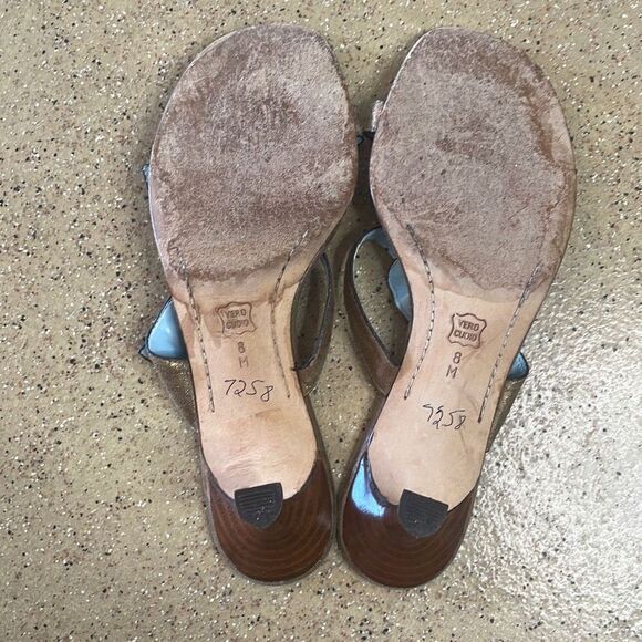 VANELi  Metallic Gold Leather Two Strap Kitten Heel Slide Mule Sandals sz 8 - Picture 10 of 14